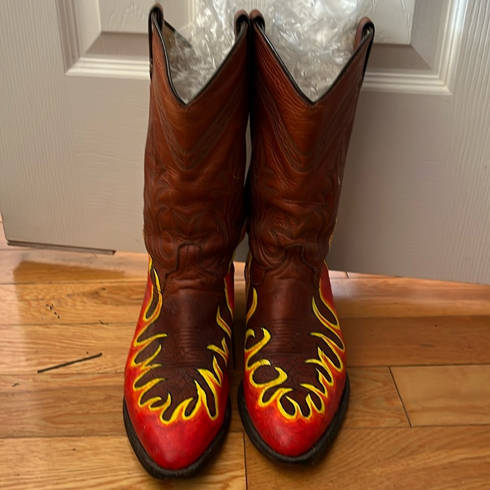 Brown cowboy boots with hand painted flames